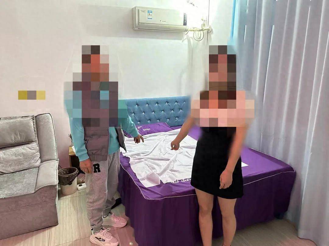 贛州兩家足浴館暗藏玄機，警方突襲擒五人，原來“特殊服務”附贈理發